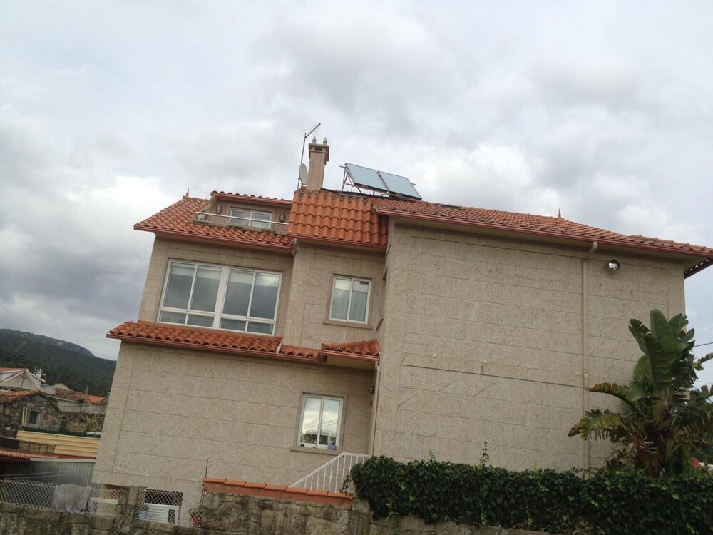 Loira ático con vistas al mar in Poio, Spain