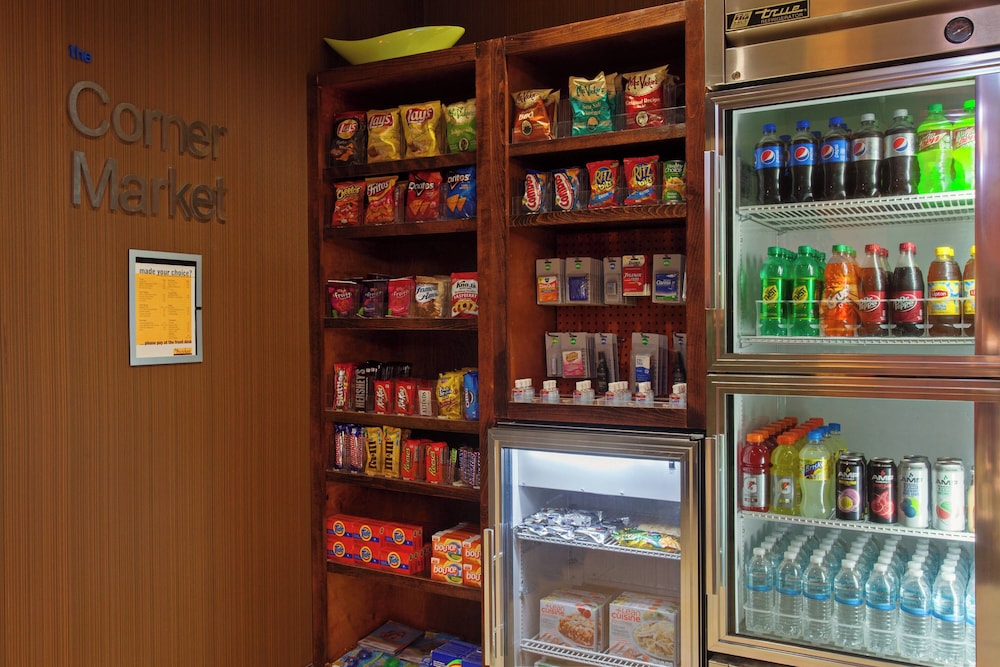 Fairfield Inn & Suites by Marriott El Paso - photo 13