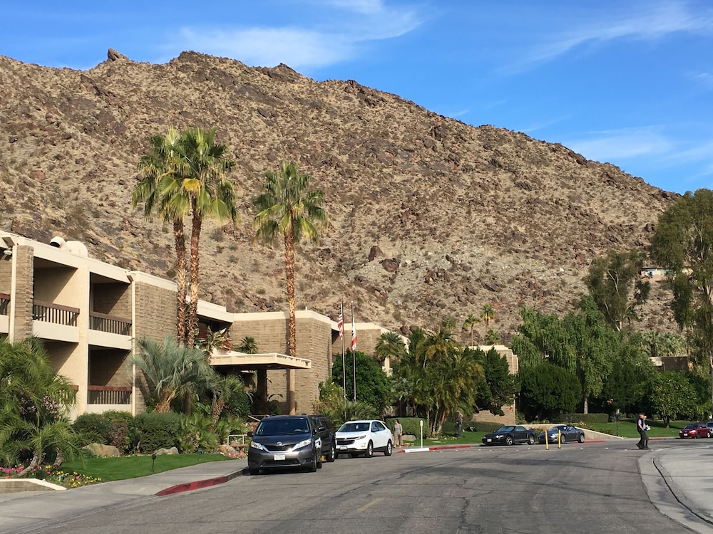 GetAways at Palm Springs Tennis Club - photo 40