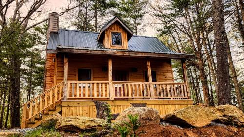 Luxury Mountain View Cabin Near Asheville NC — 4-Star Luxury Hotel in Marshall, United States