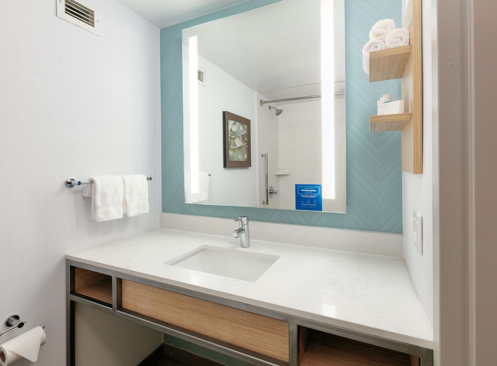 Hilton Garden Inn Irvine East Lake Forest - photo 21