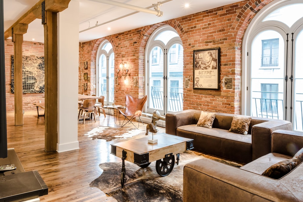 1861 Grand Loft in Old Port by Nuage — 4-Star Luxury Hotel in Montreal, Canada