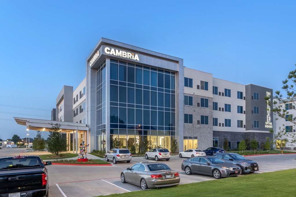 Cambria Hotel Waco University Riverfront - photo 6