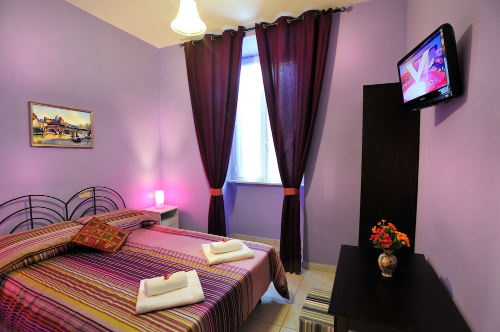 Lodging in Rome — 4-Star Luxury Hotel in Rome, Italy