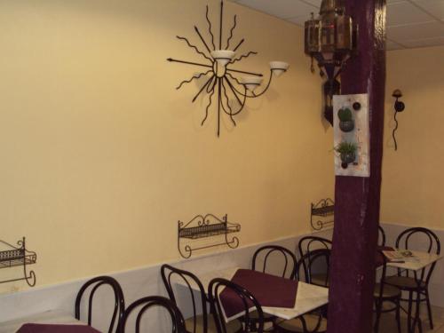 Hotel Des Remparts in Villeneuve-Sur-Lot, France