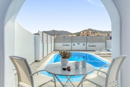 BlueVillas Luxury Concept Santorini — Fira — photo 4