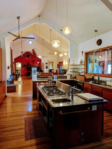 Villa Divina at Framadani estate Jungle villa with a pool — 4-Star Luxury Hotel in San Ignacio, Belize