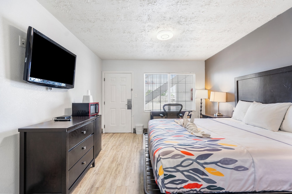 OYO Hotel Augusta Downtown - photo 7