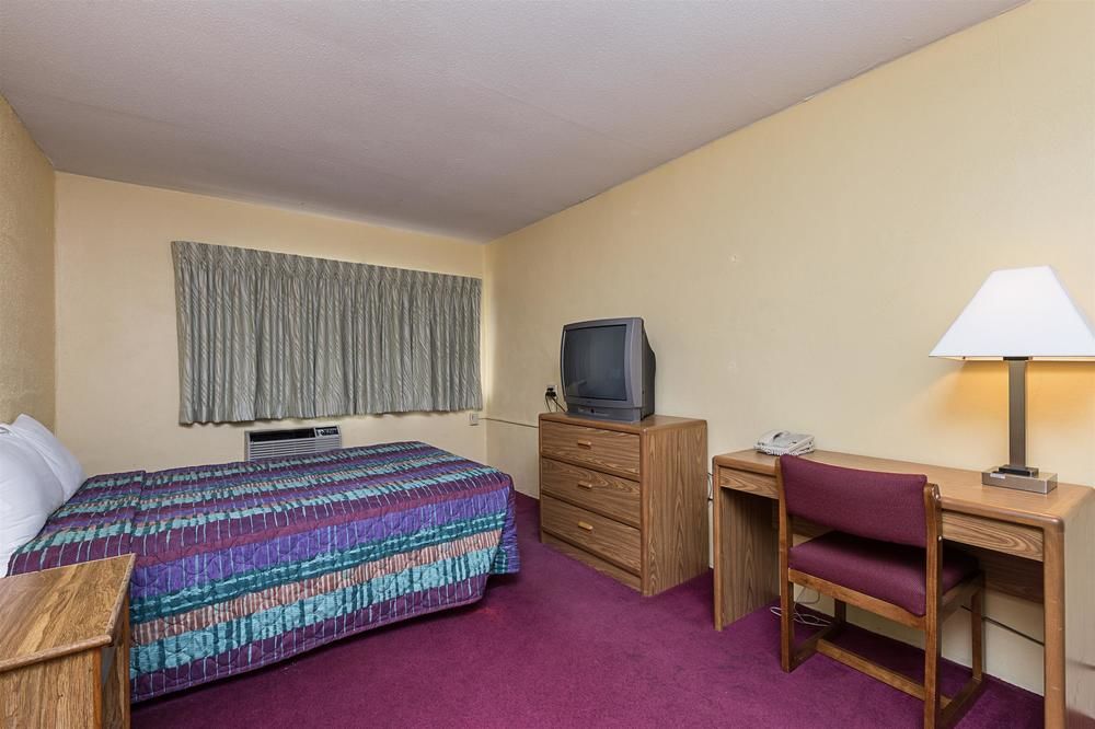 Motel 6 Moline - photo 36