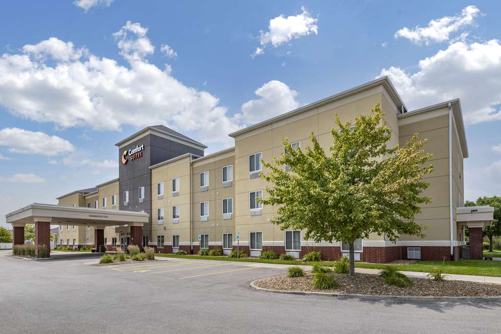 Comfort Suites Coralville I 80 - photo 2