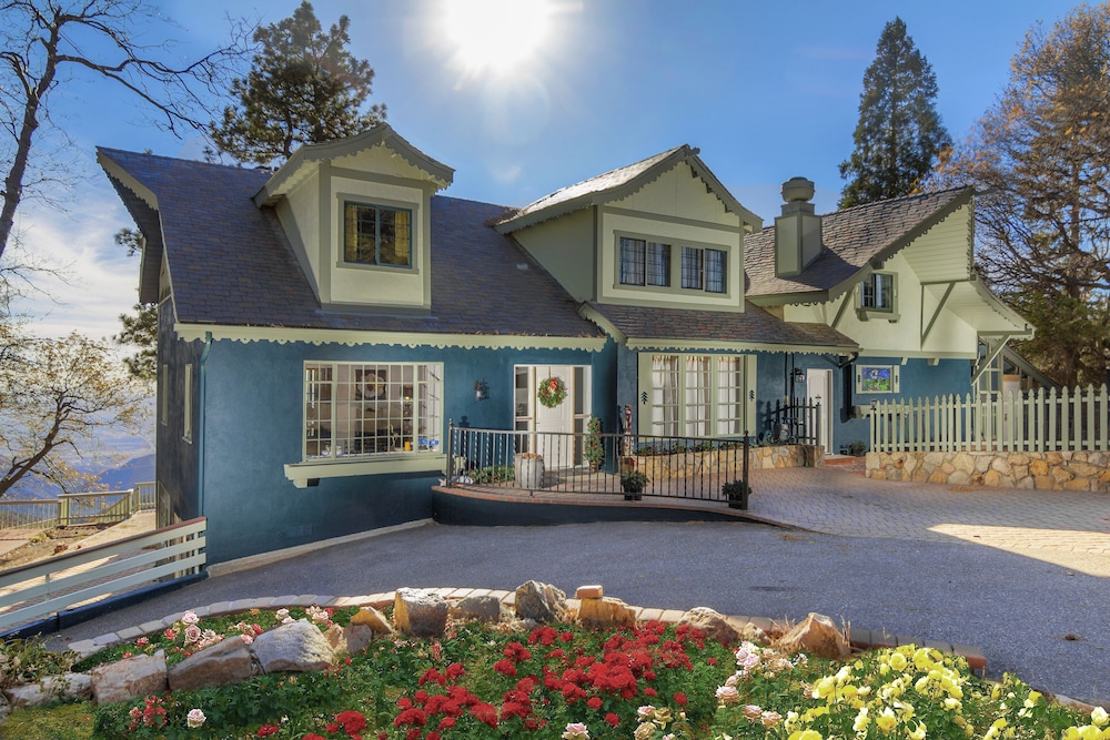 The Sky View Inn in Lake Arrowhead, United States