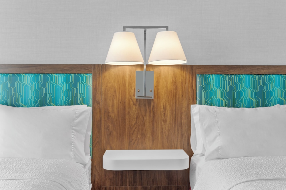 Hampton Inn Saline - photo 19