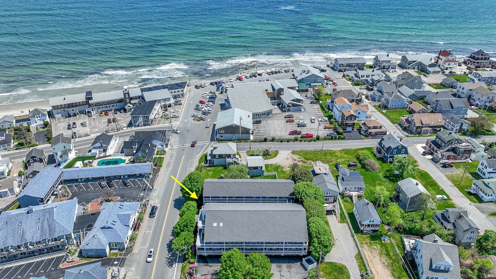 All is Wells Incredible Location Walk to Beach in Wells, United States