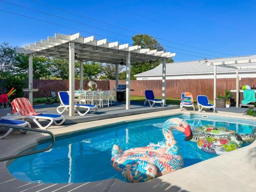 Seas The Moment Pool & Hot Tub Golf Cart Deals in Destin, United States