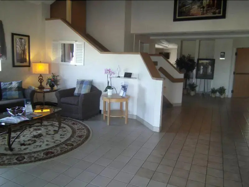 Pleasant Stay Inn & Suites Brooklyn - photo 6