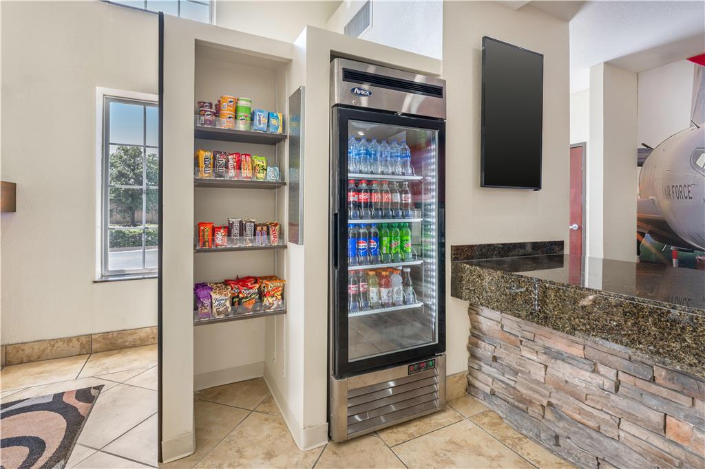 Best Western Plus Eastgate Inn & Suites - photo 8