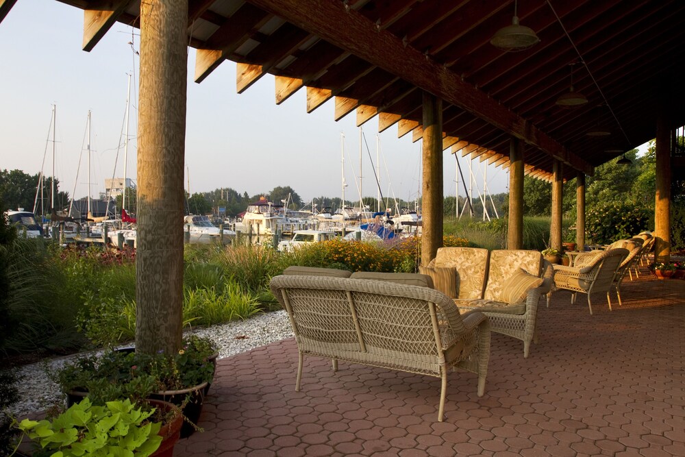 Knapps Narrows Marina & Inn - photo 10