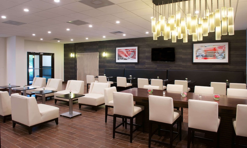 Embassy Suites by Hilton Detroit Livonia Novi - photo 28