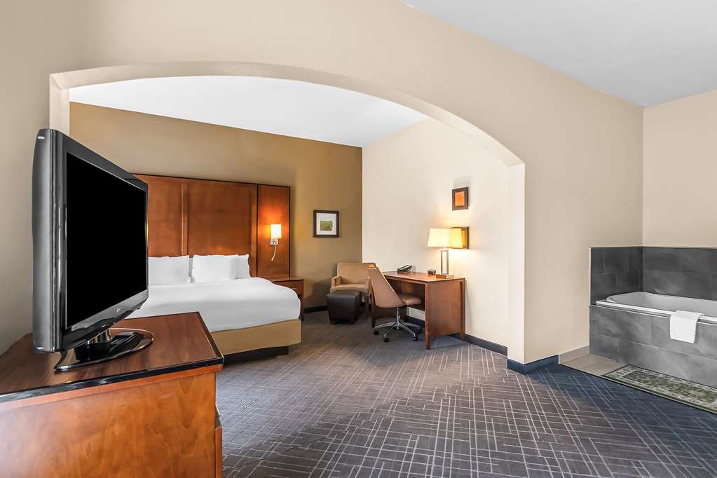 Comfort Suites Vincennes - photo 19