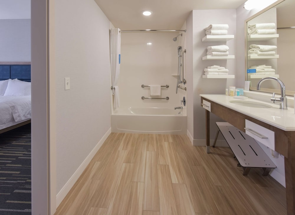Hampton Inn & Suites Seattle Redmond - photo 27