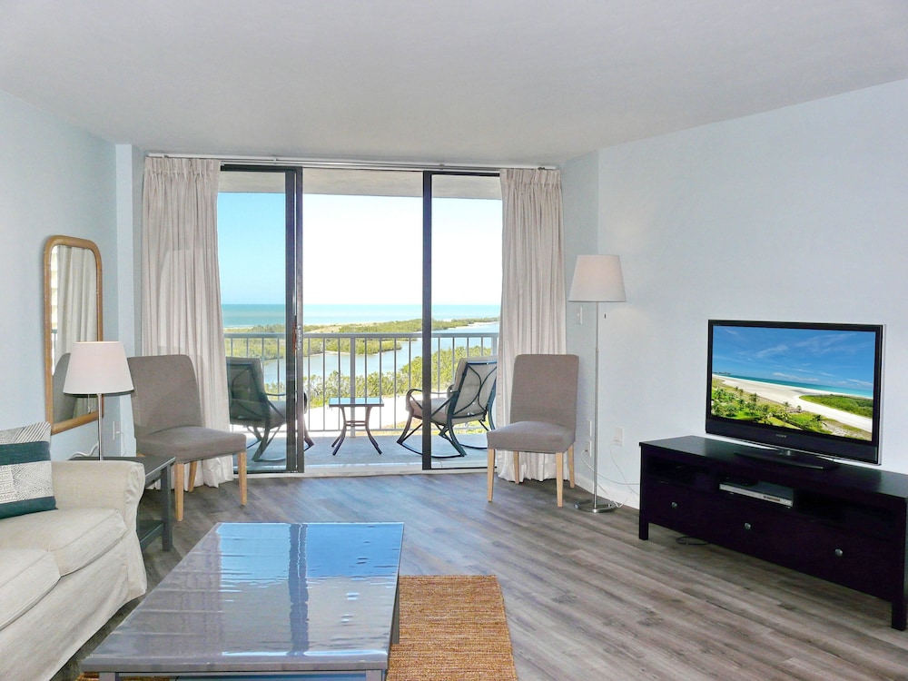 South Seas Tower 2 1001 - photo 10