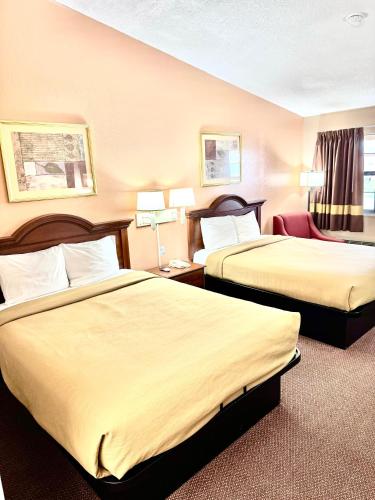 Owensville Motor Inn - photo 12
