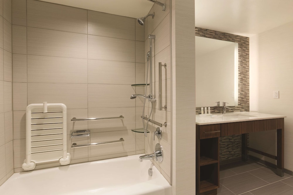 Homewood Suites by Hilton Pittsburgh Downtown - photo 30