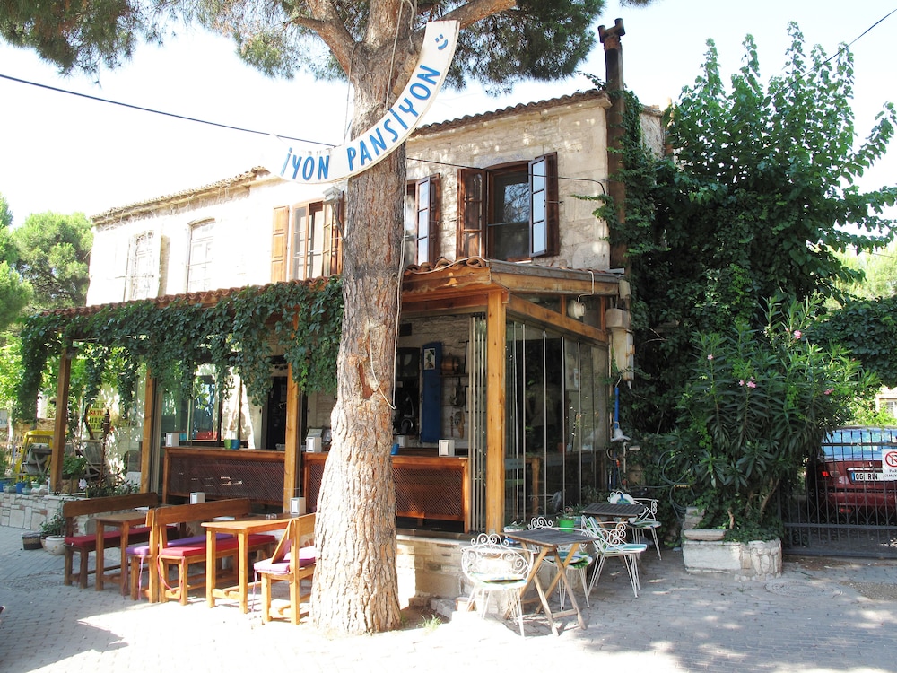 Iyon Pansiyon in Foca, Turkey