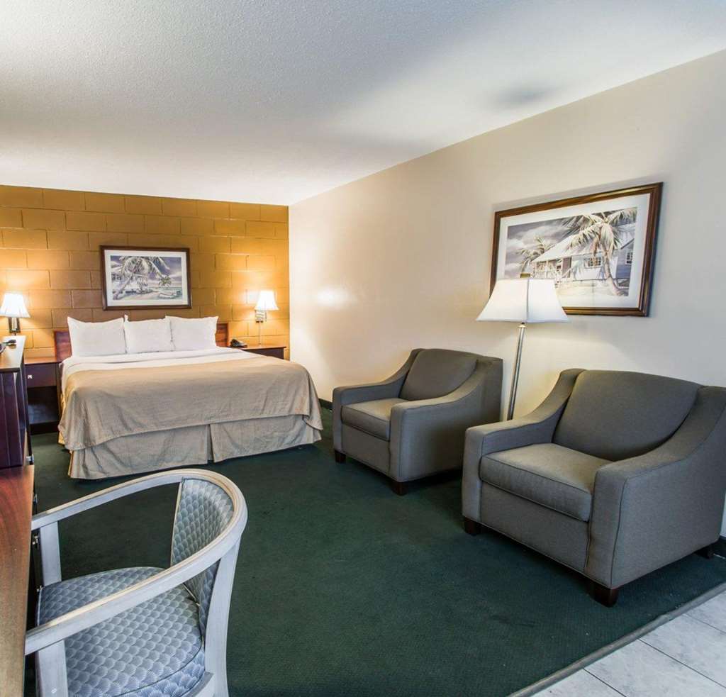 Econo Lodge Cocoa Beach near the Port - photo 17