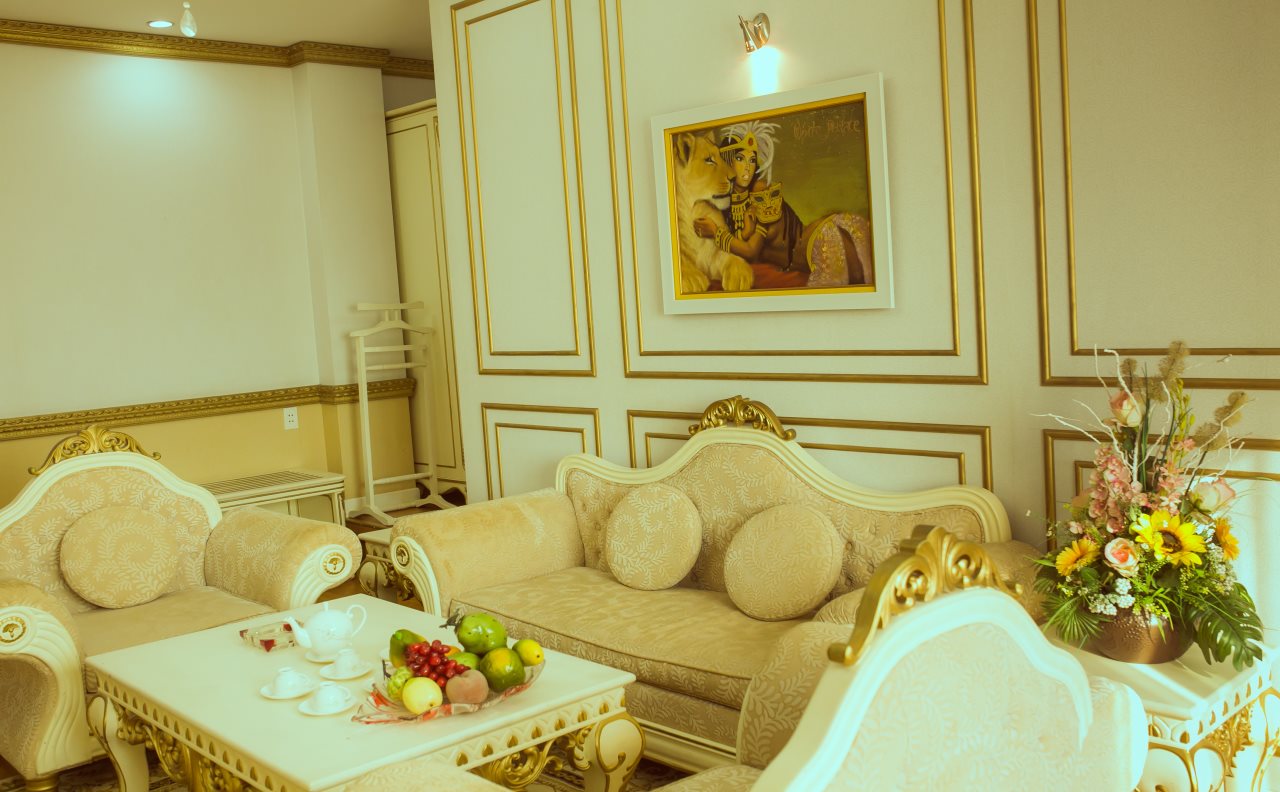 White Hotel — hotel in Ha Tinh