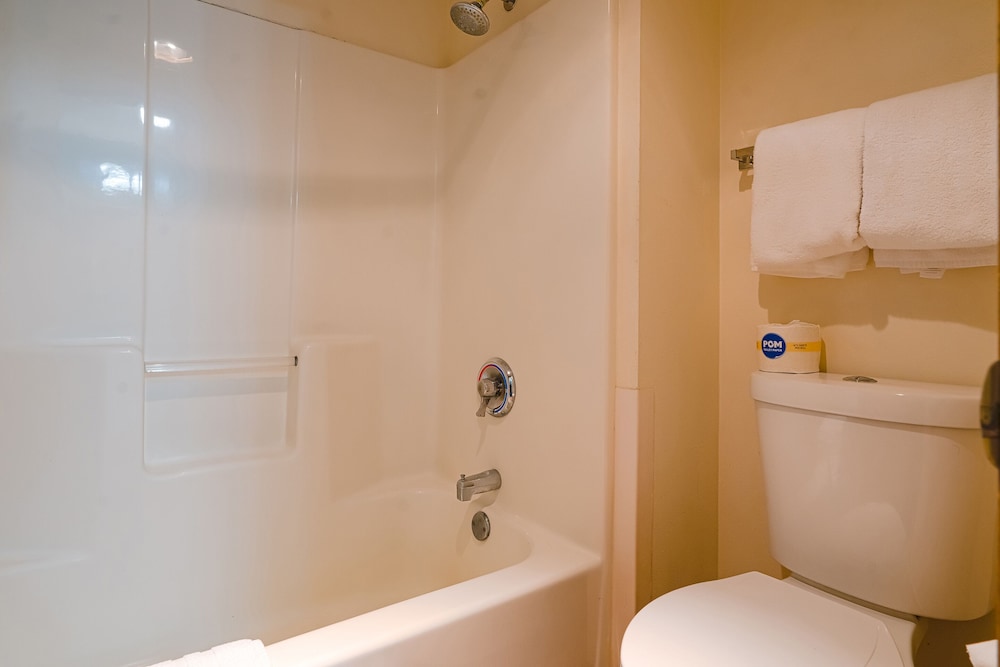 OYO Hotel Redwood Falls near Jackpot Casino - photo 34