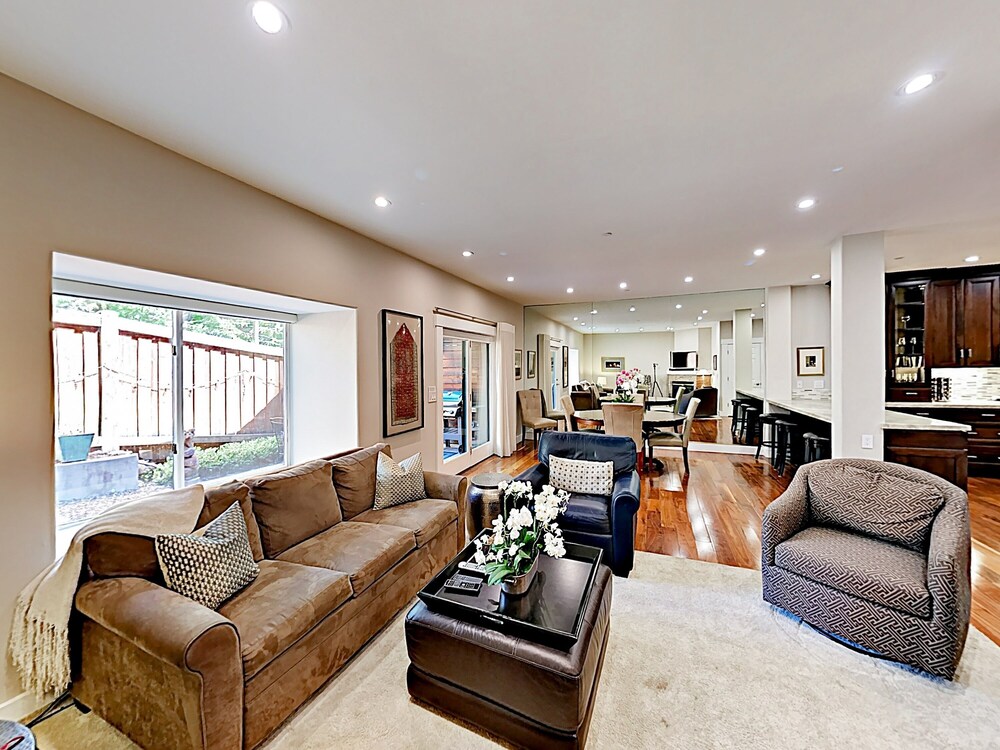 Birchwood by Avantstay Mountain Home 5 minutes From Diamond Peak Ski Resort Incline Village — 4-Star Luxury Hotel in Incline Village, United States