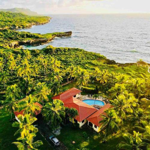 Palm House Luxury Villa Samaná Ocean Front — 4-Star Luxury Hotel in Sanchez, Dominican Republic