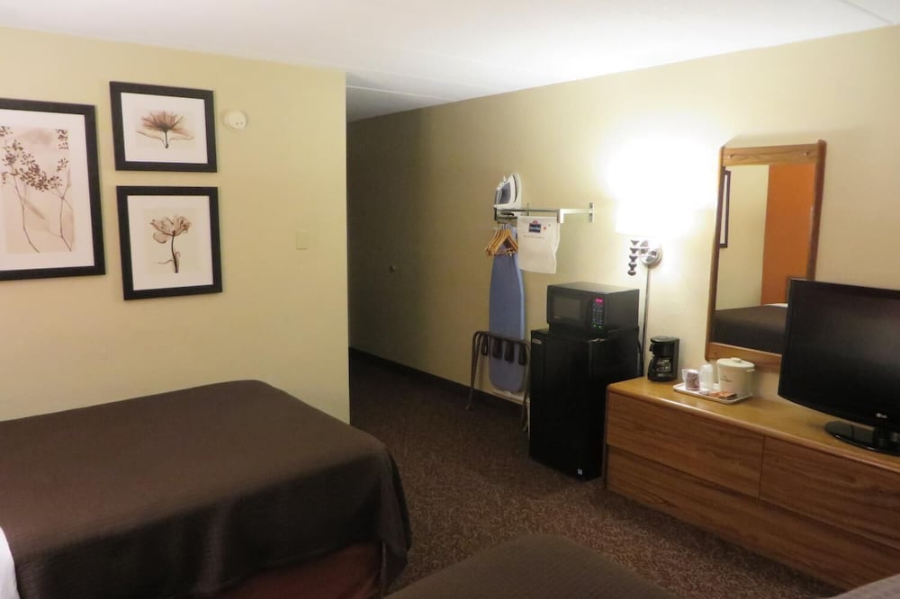 AmericInn by Wyndham Forest Lake - photo 26