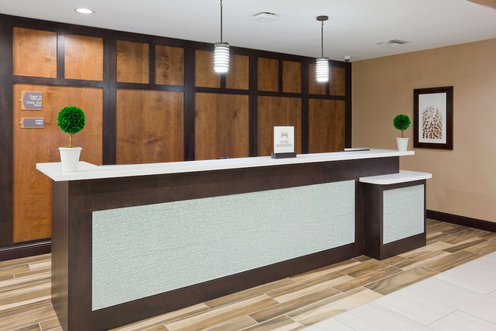 Homewood Suites by Hilton Davenport - photo 2