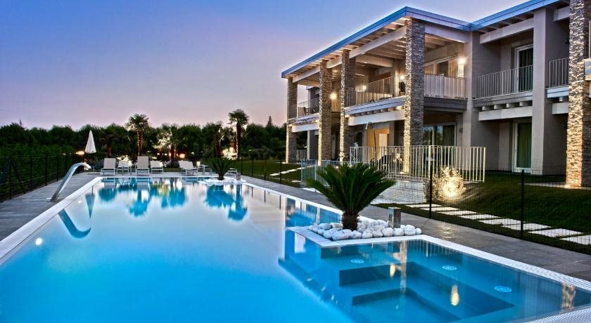 La Giolosa Gardapartments - carbon neutral hotel in Moniga Del Garda