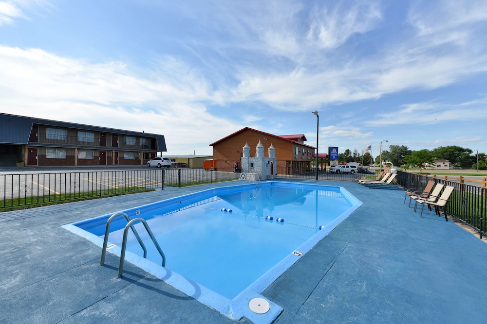 Americas Best Value Inn Wall - photo 86