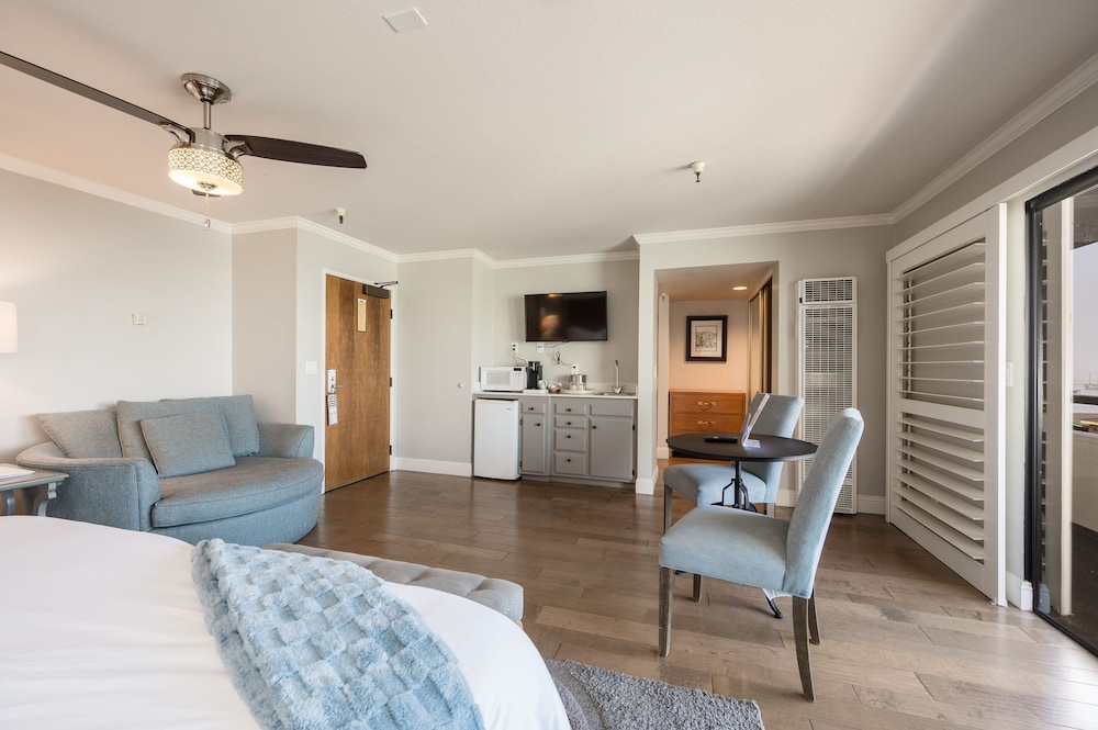 456 Embarcadero Inn & Suites - photo 6