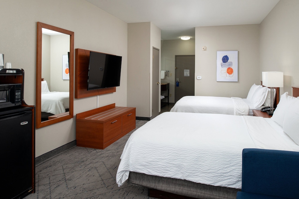 Holiday Inn Express Suites Farmington - photo 29