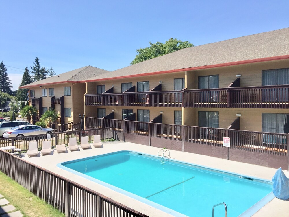 Quality Inn Portland Airport PDX OR — hotel in Portland