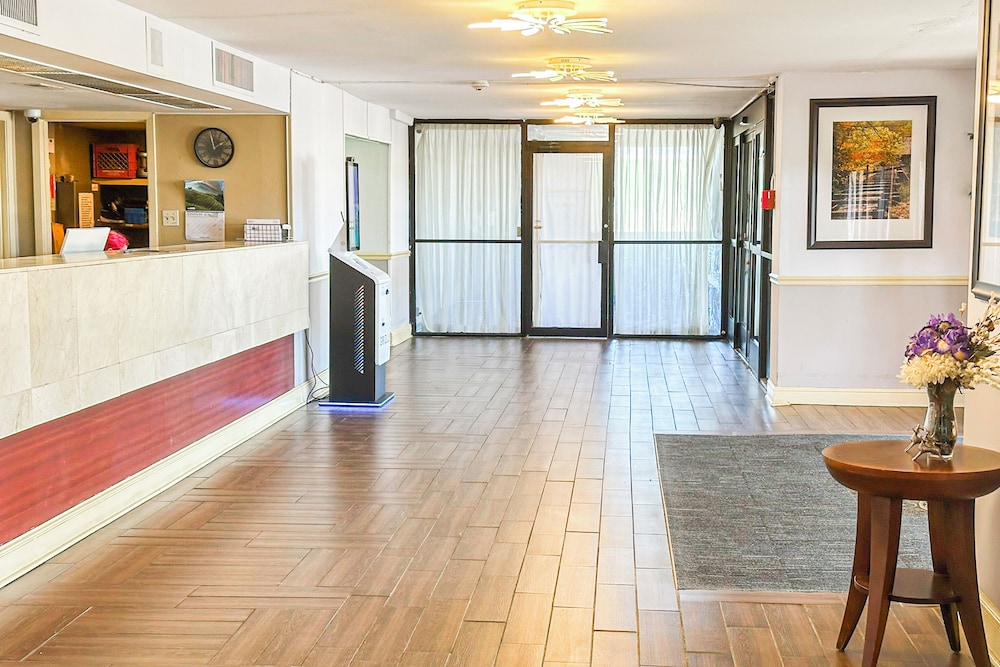 Jackson Hotel & Convention Center - photo 10
