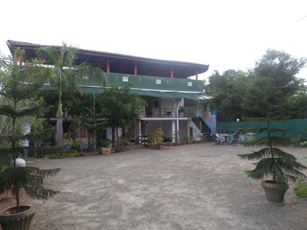 Vista Kandalama Gate in Dambulla, Sri Lanka