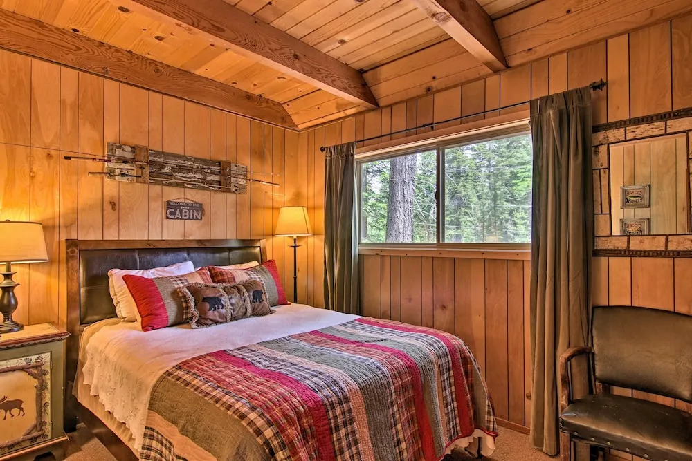 Private Mountain Retreat 8 Mi to Lake Tahoe — 4-Star Luxury Hotel in South Lake Tahoe, United States