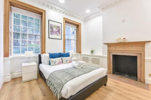 2 Bed Piccadilly Apartment 2 — 4-Star Luxury Hotel in London, United Kingdom