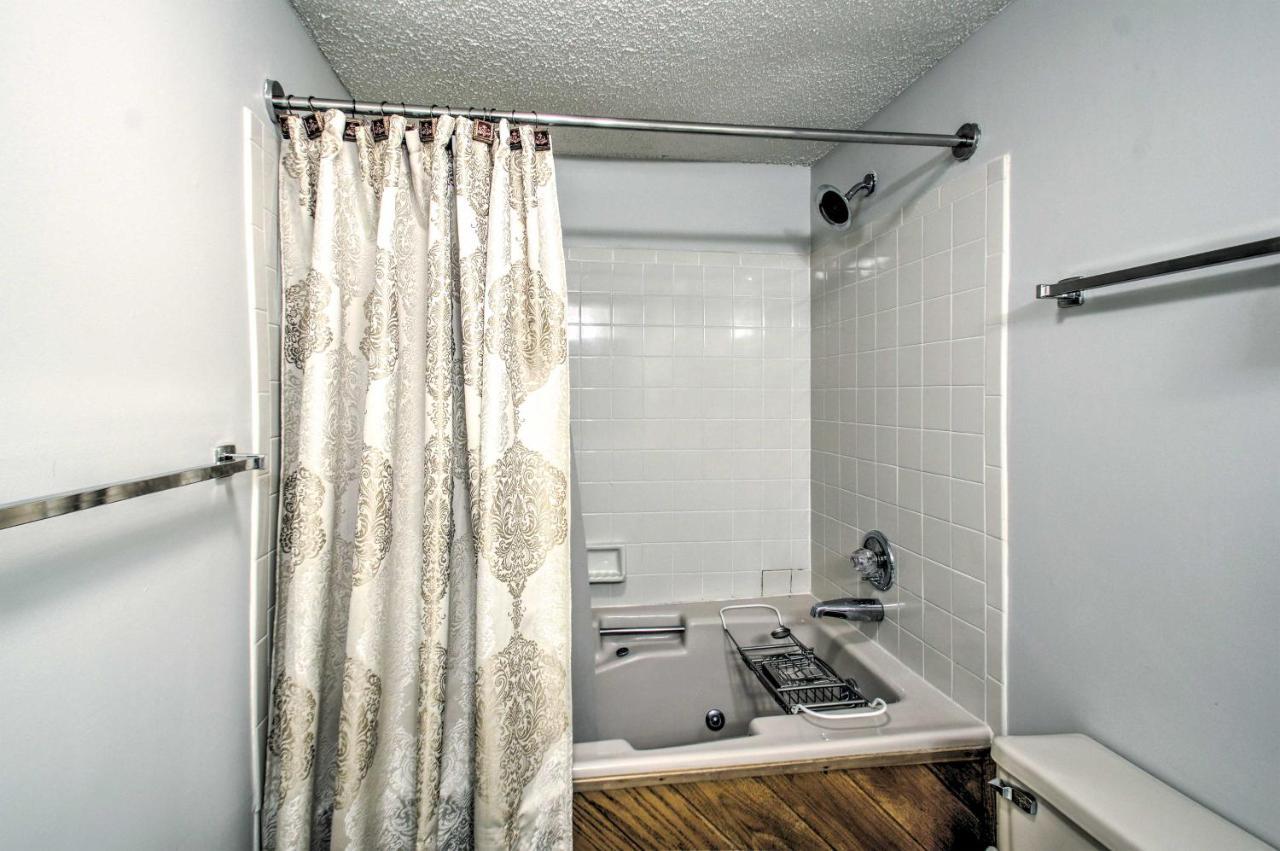 Idyllic Wintergreen Condo with Resort Amenities - photo 10
