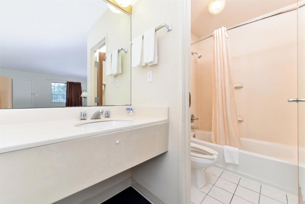 Americas Best Value Inn Kinder - photo 18