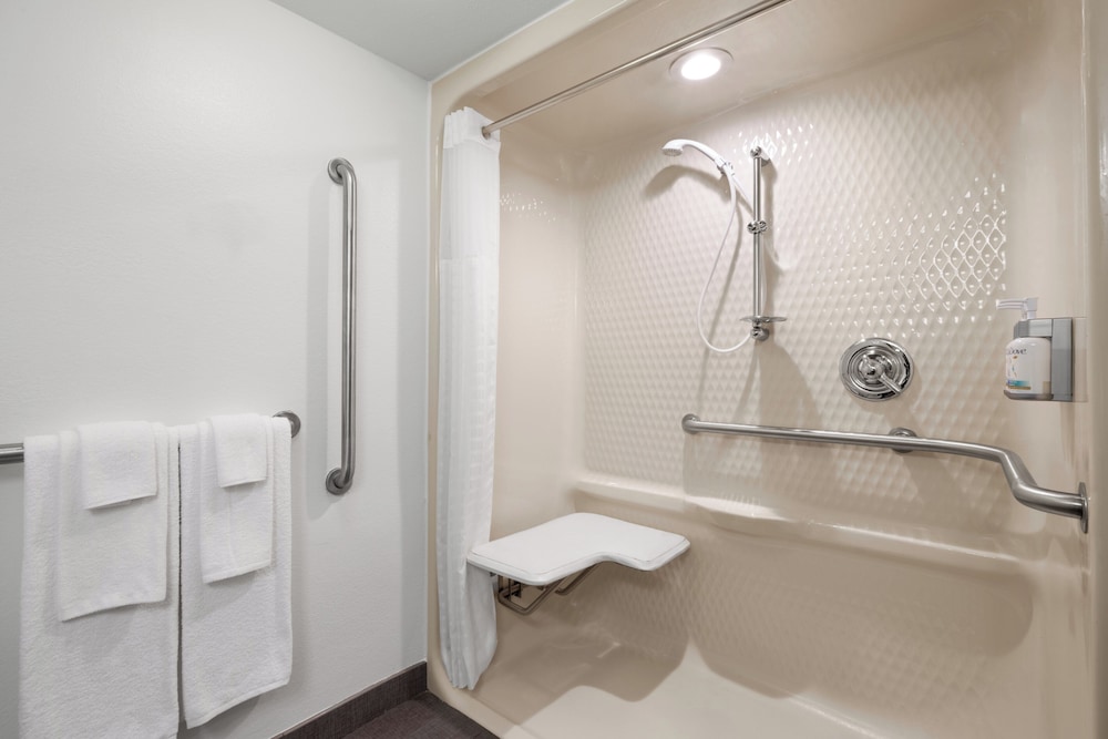 Garner Hotel Topeka West by IHG - photo 14