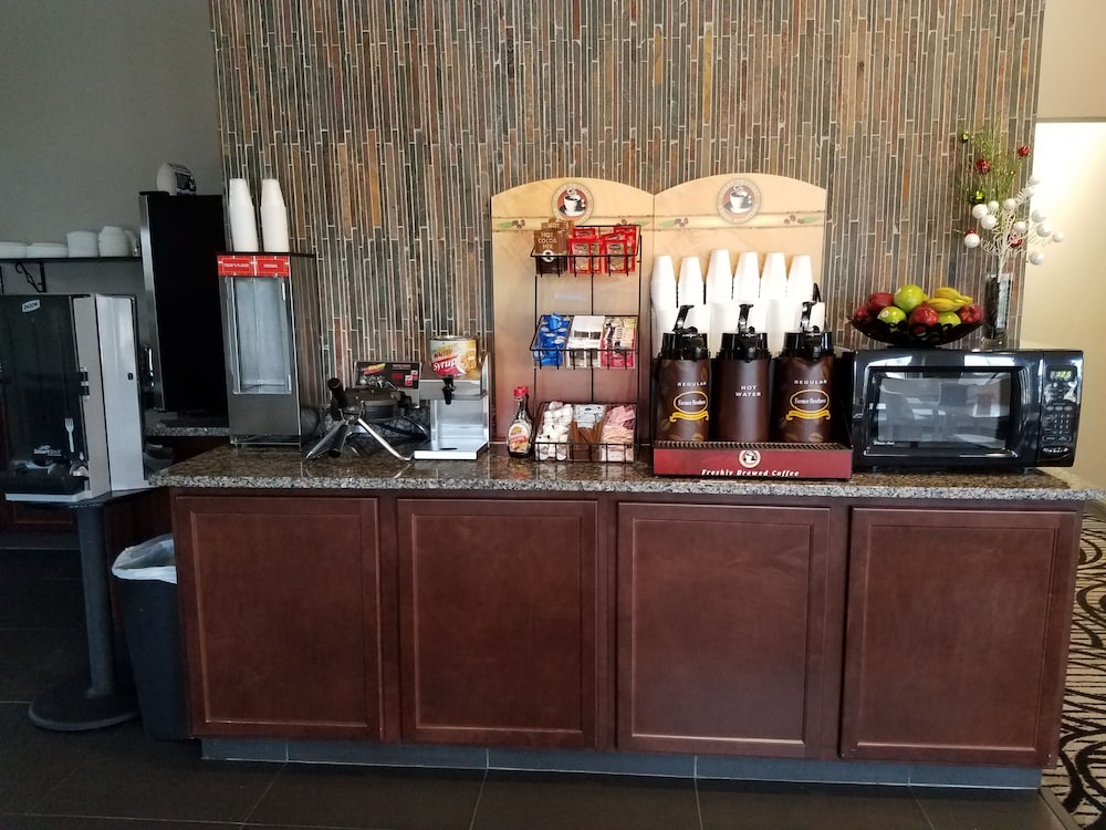 Okoboji Inn & Suites - photo 35