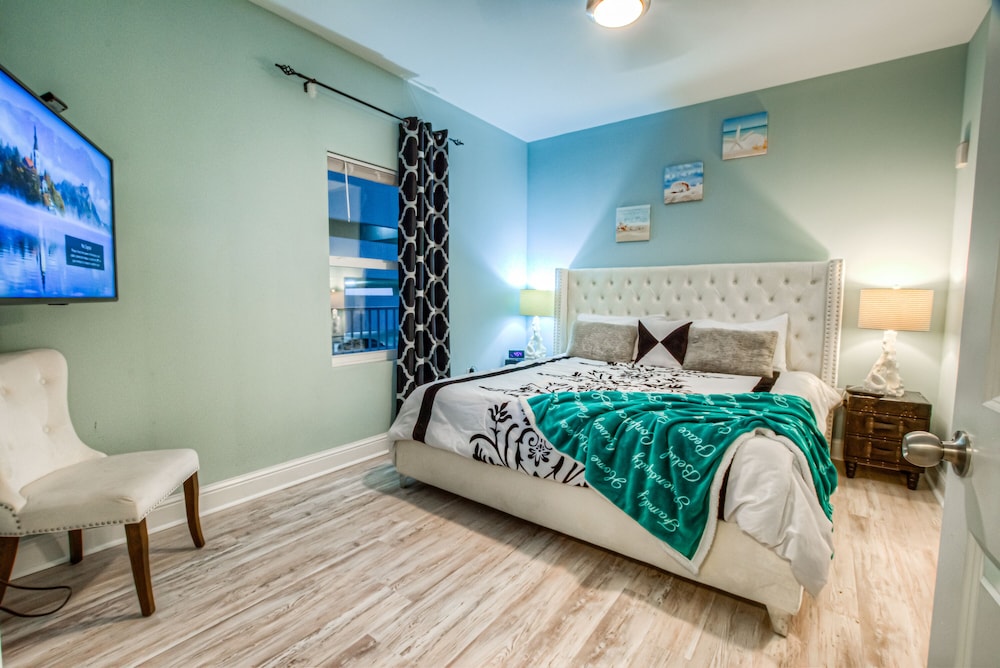 Laketown Wharf Resort by Aneliya's Rentals - photo 109