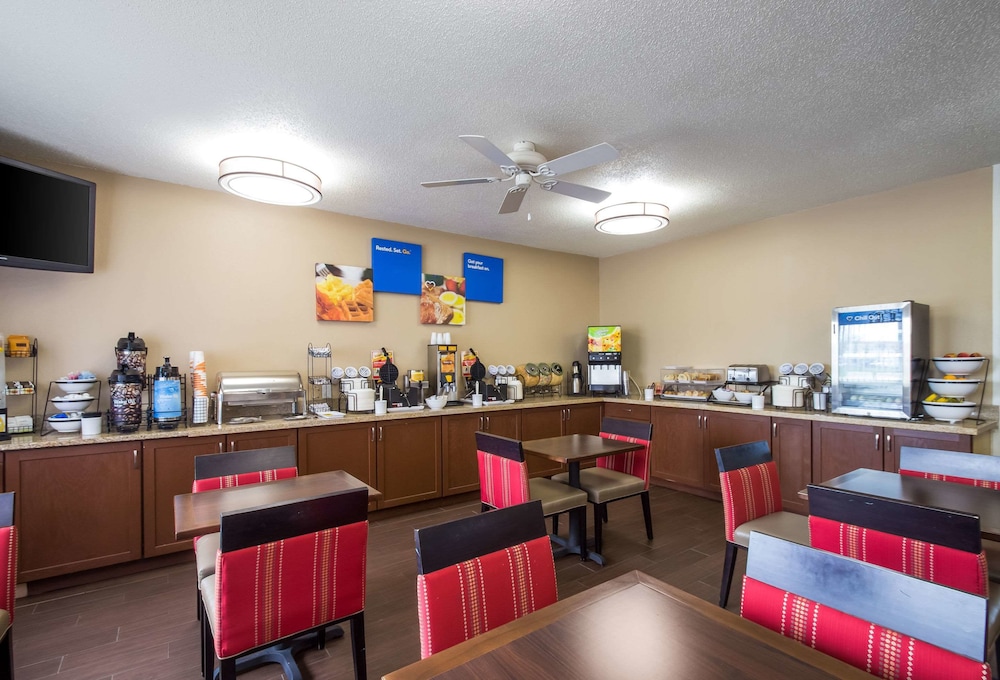 Quality Inn & Suites Green Bay Ashwaubenon - photo 29
